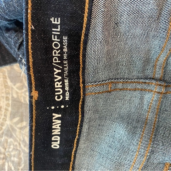 Old Navy Curvy Profile Midrise Jeans - 20 - Picture 3 of 5